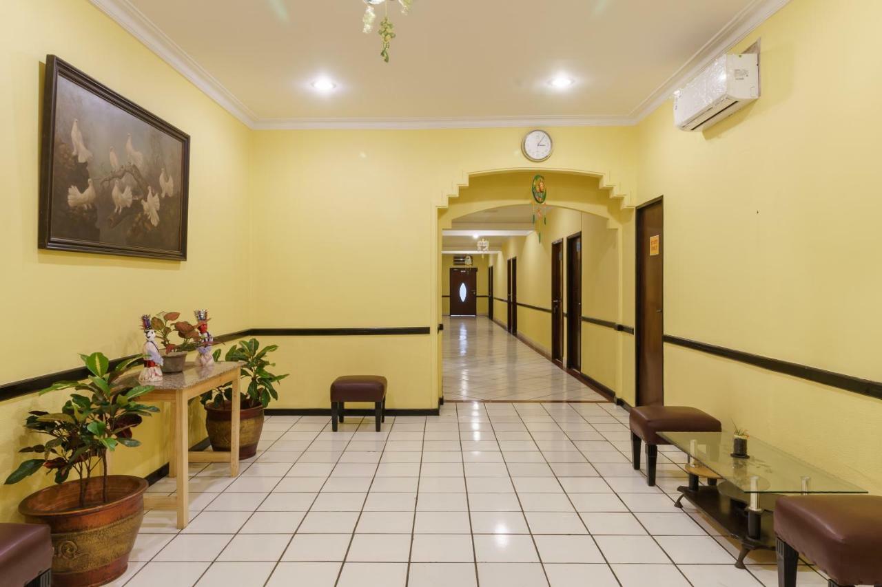 RedDoorz Plus near Ancol Jakarta Exterior foto