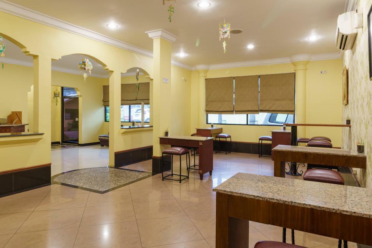 RedDoorz Plus near Ancol Jakarta Exterior foto